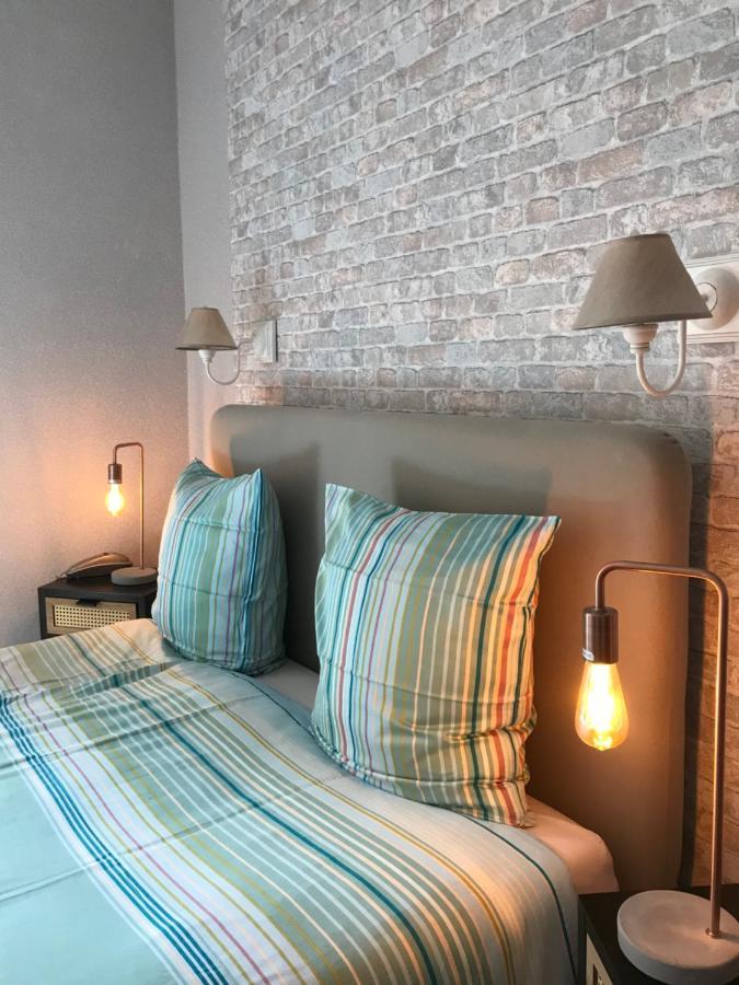 Hotel Weiss Wissembourg Bagian luar foto
