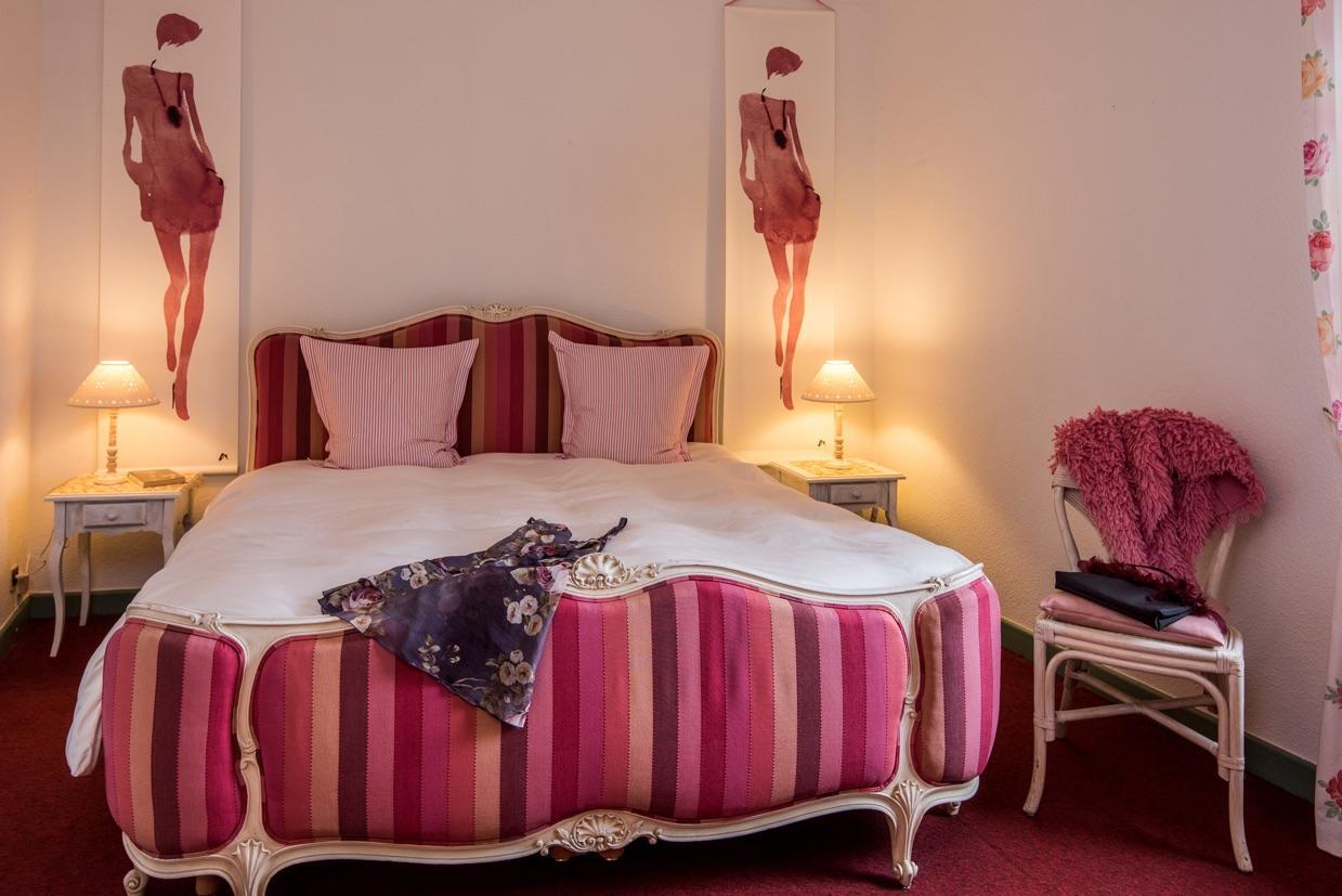 Hotel Weiss Wissembourg Bagian luar foto